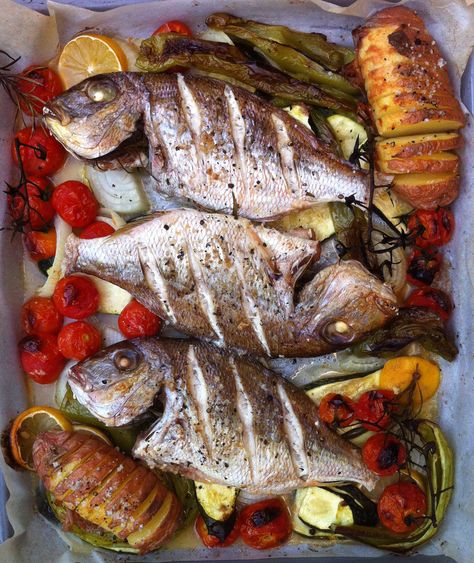 Cooked Fish Aesthetic, Fish Dinner Aesthetic, Fish Aesthetic Food, Bronzini Fish Recipe, Ono Recipes Fish, Tapila Fish Recipes, Ono Fish Recipes, Fish Fillets Recipes, Dorado Fish Recipes