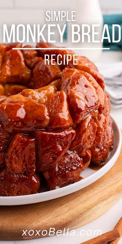 This easy monkey bread recipe uses canned biscuit dough and is sweetened with white and brown sugar and flavored with cinnamon. It's a delicious pull-apart bread that is easy to make and is sure to be a hit. This monkey bread recipe smells incredible while it cooks, and you won't be able to resist trying a bit as soon as it's ready. The melted buttery brown sugar sauce on top is especially delicious. A buttery cinnamon sugar topping makes this a delicious Pillsbury monkey bread. Money Bread Recipe, Pillsbury Monkey Bread, Easy Monkey Bread Recipe, Cinnamon Sugar Pull Apart Bread, Biscuit Monkey Bread, Homemade Monkey Bread, Brown Sugar Sauce, Monkey Bread Recipe Easy, Cinnamon Monkey Bread