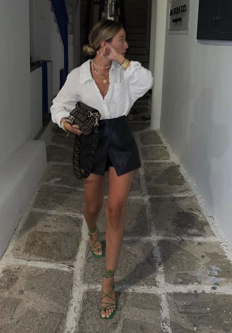 Elegantes Party Outfit, Outfit Soiree, Summer Night Outfit, Night Out Outfits, Paris Mode, Europe Outfits, Neue Outfits, Outfit Chic, Looks Street Style