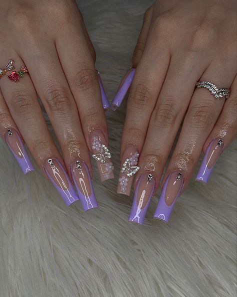 Lavender Quencinera Dresses, Lavender Butterfly Nails Quince, Purple French Tips With Butterflies, Sweet 15 Nail Designs, Purple Acrylic Nails For Quince, Purple Birthday Nails Butterfly, Latina Nail Designs Purple, Purple Acrylic Nails Birthday Set, Light Purple Nail Inspo Acrylic