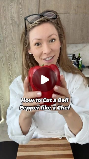 Sarah Thomas on Instagram: "Healthyish Hacks and Culinary Facts - How to cut a bell pepper like a chef! 🫑👩🏼‍🍳
.
I’m Sarah your online bestie! And I’m in culinary school so you don’t have to be…and today we’re talking bell peppers! 
.
First thing you’ll want to do is wash and dry the bell pepper. Once it’s clean you can carefully remove both ends. 
.
Next, make a slice into the pepper and lay it flat. Use your chefs knife to carefully remove the seeds and pith. I like to save these scraps and add them to my dirt making machine, but you can do whatever works best for you!
.
Finally, you can cut the pepper in a variety of ways..dice it, julienne, or mince. It’s that simple. 

Happy Cooking! 

#howto #culinary #cooking #kitchenhacks #tipsandtricks #bellpeppers #cookinghacks" How To Slice Bell Peppers, How To Dice A Bell Pepper, How To Cut A Bell Pepper, How To Cook Peppers, What To Do With Peppers, How To Cut Vegetables, How To Cut Peppers, Bell Peppers, Bell Pepper