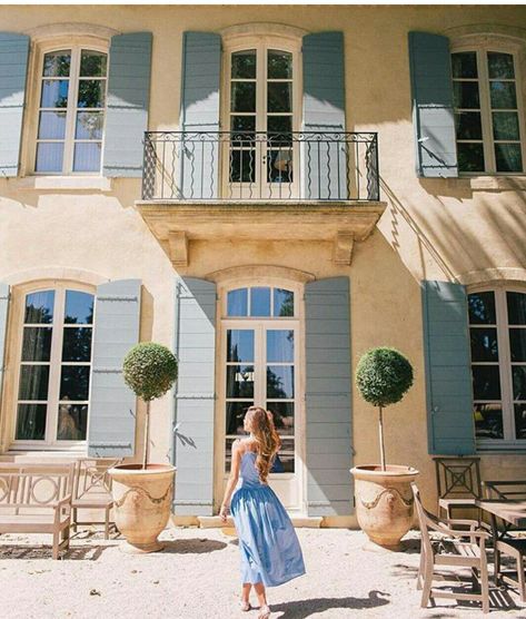 Exterior House Shutters, French Country Exterior, House Shutters, Blue Shutters, Magical Home, Casas Coloniales, Provence Style, Gal Meets Glam, Tuscan Style