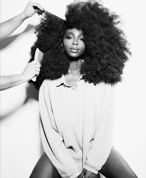 Black Queen Makeup, Afro Hair Salon, Hair Photoshoot, Tattoos Aesthetic, Beautiful Photoshoot Ideas, Natural Black Women, Glam Photoshoot, Vintage Black Glamour, Natural Hair Beauty