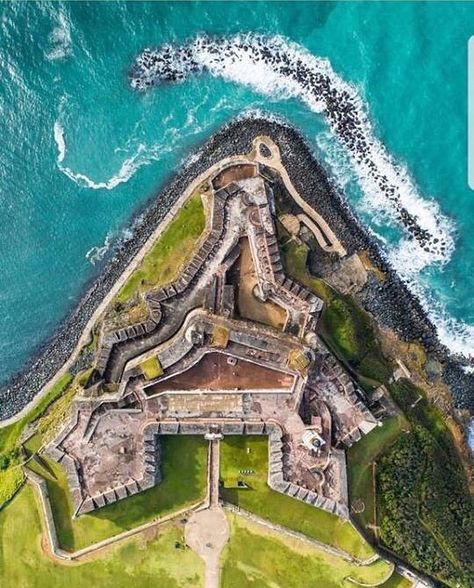 Discover Puerto Rico on Instagram: “Every new angle of El Morro, just like every visit, reveals more beauty and magnificence than we even realized before. Thank you…” Puerto Rico Pictures, Puerto Rico Trip, Puerto Rico History, Puerto Rican Pride, Puerto Rican Culture, Best Weekend Getaways, Old San Juan, Porto Rico, San Juan Puerto Rico