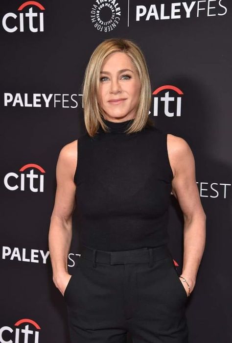 Jennifer Aniston lover Short Japanese Hairstyles, Jennifer Aniston Short Hair, Jennifer Aniston Bob, Jennifer Aniston Haircut, Japanese Hairstyles, Braid Game, Hairstyles For Ladies, Jennifer Aniston Hot, Jen Aniston