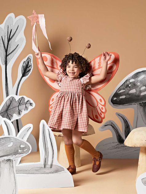 Butterfly Costume Kids, Diy Butterfly Costume, Butterfly Halloween Costume, Butterfly Halloween, Butterfly Costume, Diy Halloween Costumes For Kids, Handmade Costumes, Halloween Supplies, Diy Butterfly