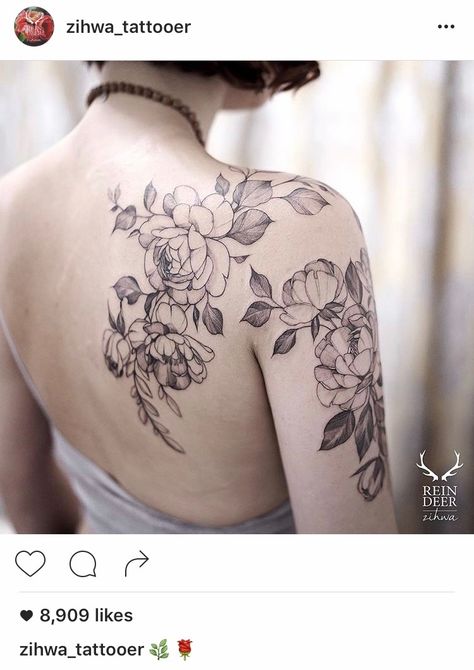 Henne Tattoo, Sunflower Tattoo Shoulder, Flower Tattoo Shoulder, Flower Tattoo Arm, Delicate Tattoo, Shoulder Tattoos, Peonies Tattoo, Tattoo Feminina, Flower Tattoo Designs