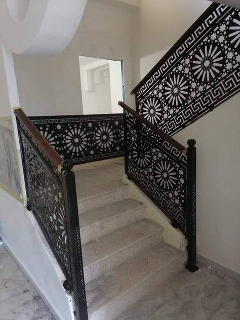 Ms Cnc Gate Design, درج السلم, Jaali Design, Stair Design, Stairs Design Interior, Balcony Grill Design, Decor Ideas Bedroom, Stairs Design Modern, Lan Can