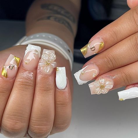 🤍✨ ❀ ❀ ❀ Short Length 3 Magnets Crème ❀ ❀ ❀ #nails #nailinspo #nailsofinstagram #utah #utahnailtech #westvalley #uñas #slcnails #explorepage #explore #acrylicnails #cutenails #3d #gelflowers Nail Designs With Flowers, Cute Short Nails Acrylic, Short 3d Nails, Cute Nails For Back To School, Short Almond Shaped Nails, Acrylic Nail Designs Classy, Short Natural Nails, Cute Short Nails, French Manicure Nails