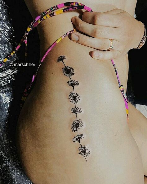 Daisy Chain Tattoo, Jar Tattoo, Nova Tattoo, Chain Tattoo, Pickle Jar, Tattoo Life, Dream Tattoos, Rib Tattoo, Daisy Chain