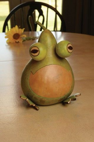 Frog Painted Gourds, How To Dry Gourds, Frog Images, Diy Butterfly Decorations, Gourds Diy, Halloween Gourds, Gorgeous Gourds, Gourd Crafts, Artisan Home