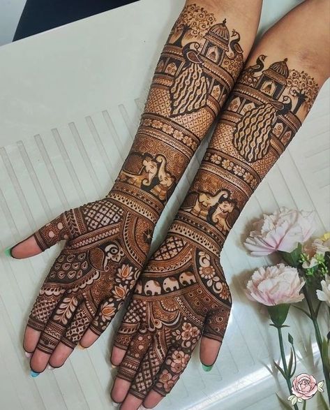 Henna Design Simple, Bridal Mehendi Designs Wedding, Latest Mehndi Designs Wedding, Mehndi Design Bridal, Henna Tattoo Design, Back Hand Mehndi Design, Peacock Mehndi Designs, Henna Hands, Easy Mehndi Design