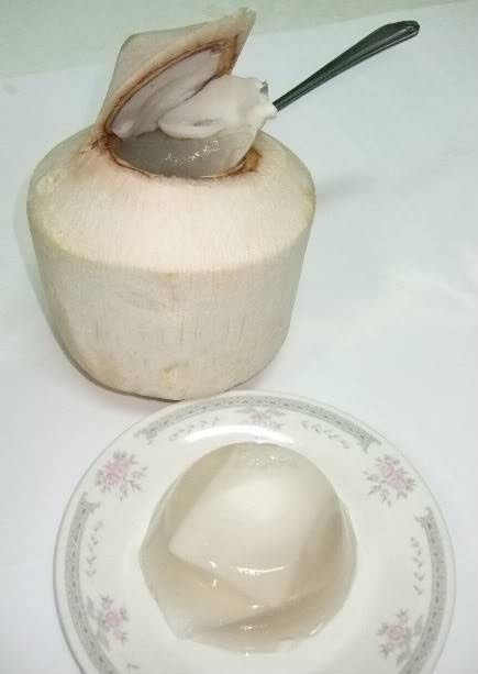 I love this coconut jelly! They sell it frozen but it's cheaper to make your own. Very refreshing if you can find fresh young coconuts. I... Coconut Jelly Recipe, Vietnamese Sweets, Coconut Water Smoothie Recipes, Dessert Coconut, Coconut Meat, Honeycomb Cake, Coconut Jelly, Asian Dessert, Coconut Syrup