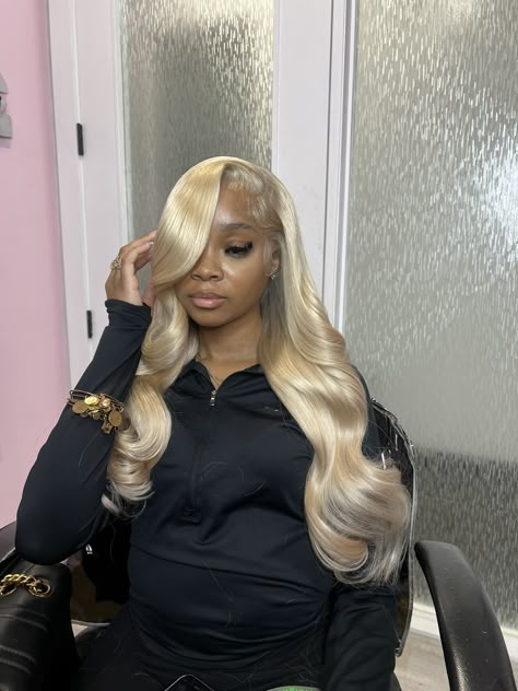 Light Blonde Wig Black Women, Blonde Wig Updo Black Women, Tone Blonde Wig Black Women, Blonde Wig Photoshoot, Toned Blonde Wig Black Women, Blonde Wig Black Women, Birthday Aesthetics, Pretty Wigs, Bday Hair