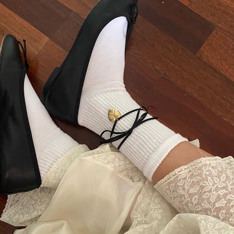 Aesthetic Tiktok, Jane Birkin, White Socks, Girl Guides, Lace Ribbon, Fall Hair Colors, Fall Nail Designs, Autumn Aesthetic, Outfit Inspo Fall