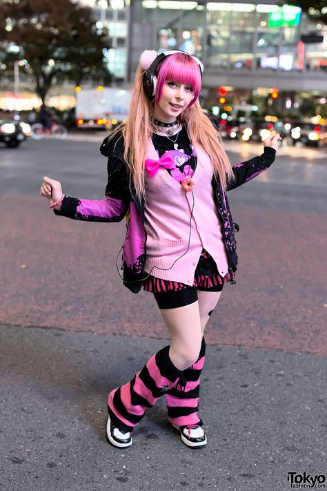 "Yuriko Tiger," 20 years old, student from Italy | 4 December 2013 | #Fashion #Harajuku (原宿) #Shibuya (渋谷) #Tokyo (東京) #Japan (日本) Japanese Fashion Trends, Oshare Kei, Kei Visual, Kei Fashion, Tokyo Street Fashion, Harajuku Girls, Style Kawaii, Tokyo Street Style, Tokyo Fashion