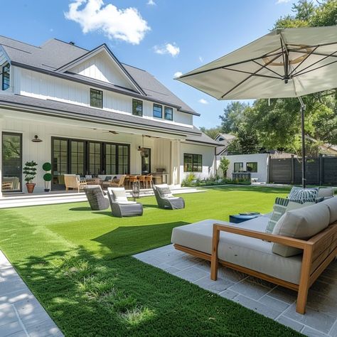 Grass Patio Ideas, Turf Backyard Ideas, Artificial Grass Ideas, Backyard Grass Landscaping, Grass Patio, Artificial Grass Patio, Artificial Grass Garden, Artificial Grass Backyard, Small Porch Ideas