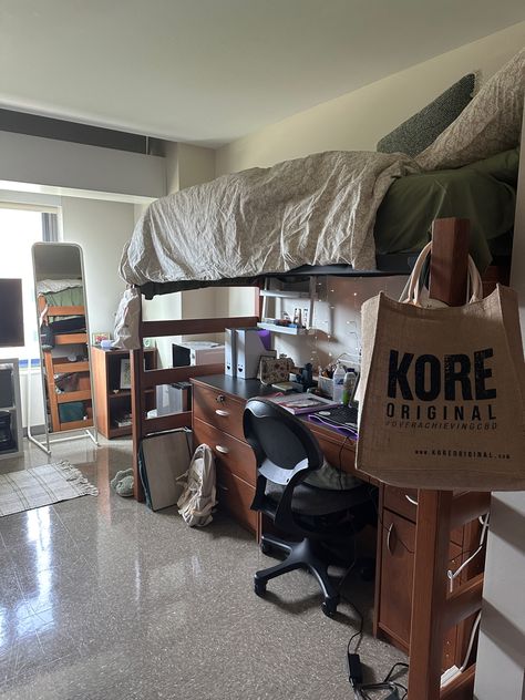 Ball State University Dorm, Brown University Dorm, Green And Brown Dorm Room, Kpop Dorm Room, University Dorm Aesthetic, Brown University Aesthetic, White Aesthetic Kpop, University Dorm Room Decor, University Dorm Room