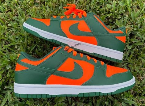 New Nike Sneakers, Retro Miami, Dunk Lows, Green Sneakers, Nike Sb Dunks, Nike Green, Nike Dunk Low, Low Sneakers, Dunk Low