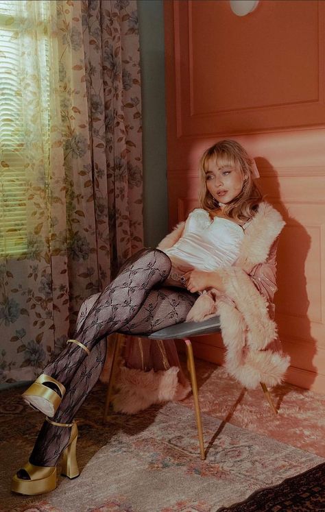 Vogue Philippines, Sabrina Carpenter Style, Sabrina Carpenter Outfits, Girl Meets World, Best Actress, Look At You, Sabrina Carpenter, Pop Star, Selena Gomez