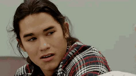 Booboo Stewart Long Hair, Booboo Stewart Gif, Ryoko Otonashi, Twilight Wolf Gif, Reunion Familiar, Seth Clearwater, Teenager Life, The 100 Gif Aesthetic, Phoebe Tonkin Gif H2o