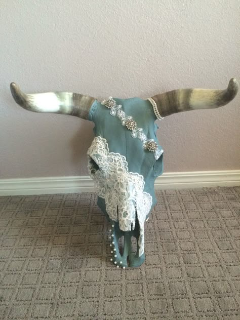 My DIY cow skull with lace, pearls, and rhinestones Crystal Cow Skull, Cow Skull Crafts, Painted Cow Skull Ideas No Horns, Rhinestone Deer Skull, Decorated Cow Skulls Diy, Diy Cow Skull Ideas, Painted Deer Skulls Diy, Diy Cow Decor, Diy Cow Skull