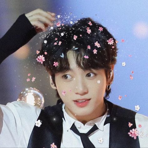 bts jk jeon jungkook pretty dainty angel fairy dust Jungkook Pictures Aesthetic, Jungkook Angel, Jungkook Quotes, South Star, Cybercore Aesthetic, All Bts Members, Bts V Photos, Couple Pics For Dp, Jungkook Aesthetic