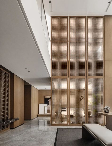 Japandi Divider Design, Japandi Partition Design, Japandi Living Room Partition, Rattan Interior Design, Japandi Screen Divider, Japandi Room Divider Shelf, Waiting Area, Room Dividers, Lobby