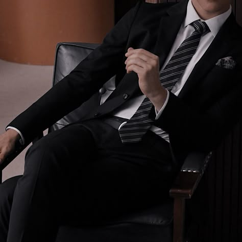 Ceo Vibes Aesthetic Man, Male Ceo Aesthetic, Ceo Outfit Men, Male Suit Aesthetic, Suit Aesthetic Male, Ceo Male, Connor Cobalt And Rose Calloway, Ceo Boy, Connor Cobalt