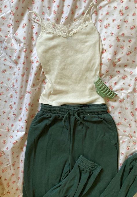 Green Brandy Sweatpants Outfit, Outfit With Green Sweatpants, What To Wear With Green Sweatpants, Green Pjs Aesthetic, Coquette Lazy Outfits, Sweatpants Outfit Coquette, Green Pajamas Aesthetic, Dark Green Joggers Outfit, Coquette Sweatpants Outfit