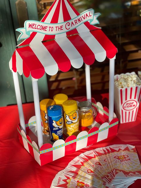 Carnival Birthday Party Foods, Carnival Birthday Party Theme Food, Carnival Party Snacks, Classy Carnival Theme Party, Carnival Snack Ideas, Carnival Theme Centerpieces Diy, Carnival Birthday Centerpieces, Mickey Mouse Carnival Party, Carnival Event Decor