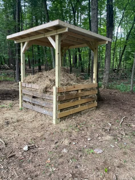 Diy Hay Storage Ideas, Hay Storage Ideas, Horse Hay Feeders, Hay Hut, Simple Horse Barns, Hay Shed, Hay Feeder For Horses, Horse Feeder, Livestock Shelter