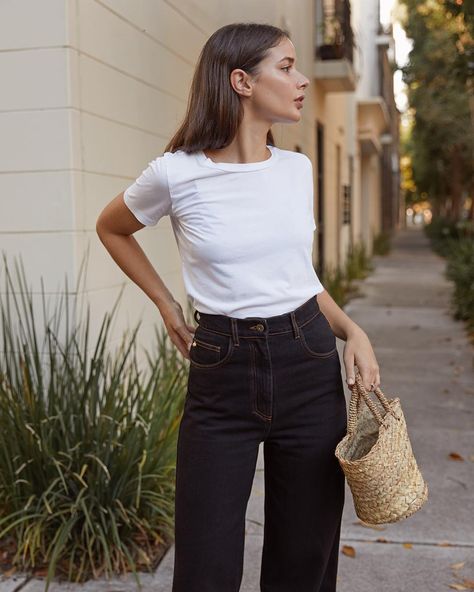 Dark High Waisted Jeans, Sara Donaldson, Perfect Dark, High Waisted Jean, Jeans Online, Model Dress, Festival Outfits, Plein Air, High Waist Jeans