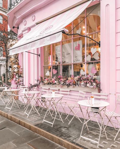 London Aesthetic Outfits, Pink Bakery, Rabbit Images, Kensington Palace Gardens, Peggy Porschen Cakes, Dream Cafe, Peggy Porschen, Places In London, Aesthetic Places