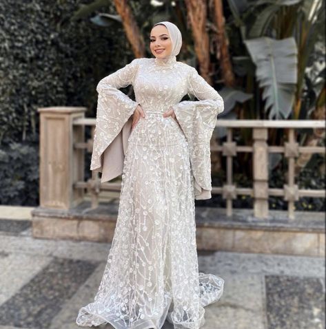 Corset Dress Hijab, Katb Ketab Dresses Hijab, Engagement Dress Hijab Simple, Engagement Dress Hijab, Dress Hijab Simple, Simple Engagement Dress, Soiree Outfits, Dress Soiree, Cotton Hijab