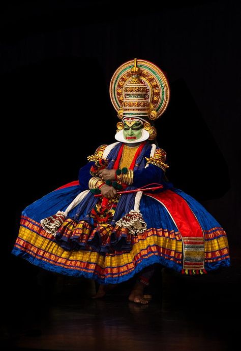 Kathakali by Arvind Balaraman on 500px Dance Of India, Amazing India, Indian Classical Dance, Dance Paintings, India Culture, Classical Dance, History Of India, Traditional Dance, Indian Dance