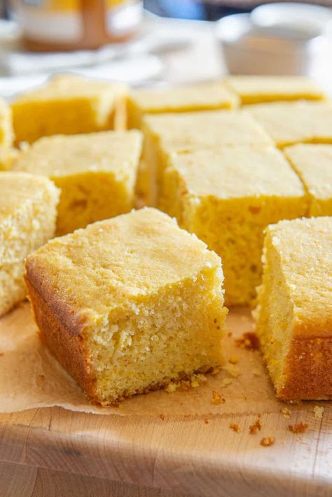 Cornbread Recipe - my absolute favorite! #cornbread #recipe #cornmeal Easy Skillet Cornbread, Sour Cream Cornbread, Easy Homemade Cornbread, Buttery Cornbread, Delicious Lemon Cake, Best Cornbread Recipe, Vegan Cornbread, Vegan Lemon Cake, Delicious Cornbread