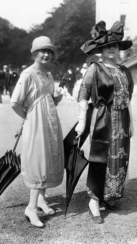 1920 Fashion Women, Fashion Eras, Fashion 1910, 1910s Fashion, 20th Century Fashion, Evolution Of Fashion, Flapper Style, Retro Mode, Edwardian Era