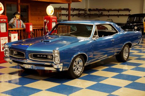 Top 10 American Cars Of The 1960s - Page 5 of 10 Pontiac Gto For Sale, 1966 Gto, Old American Cars, 1965 Ford Mustang, Pontiac Cars, Old Race Cars, Hot Rods Cars, Pontiac Gto, American Muscle Cars