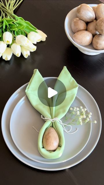 492K views · 15K likes | Swetha I Budget decor I DIY on Instagram: "Easter tablescape napkin folding inspiration for you! 🐰❤️💚

Comment ‘link’ if you want to shop this post! 

If you like my content, follow along @swes_decornmore

#modernfarmhouse #modern #hometrends
#houstonhomes #texashomes #farmhouse
#farmhousedecor #farmhouseroom #neutralhomedecor
#neutralhome #pocketsofmyhome #caretoshare
#dailyhomeshare #americanfarmhouse
#southernhomemag #howihaven #howwelive
#caretoshareyourfeed #ltkhome #houseenvy
#designinspiration #joannagaines #eastertablescape #easterdinner #napkinfolding #easterday #easter #bunnynapkins #eastertable #eastertablesetting" Easter Napkin Folding, Modern Easter Decor, Easter Napkins Rings, Easter Marshmallow, Easter Dinner Table, Paper Napkin Folding, Modern Easter, Easter Napkins, Bunny Napkins