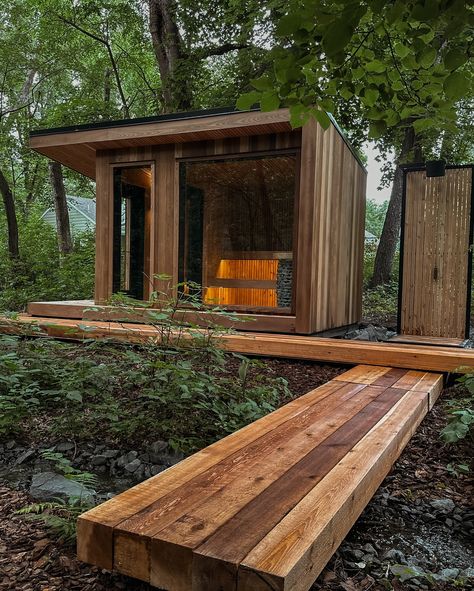 The only thing your cabin is missing… 🪵🌲💭 Have you been daydreaming about bringing the ritual of sauna to your lake home or property? Here’s a little inspiration to help get those wheels turning. Head to our Pinterest page for more sauna inspo, essentials, and more: pin.it/7GKatzDm8 Cedar And Stone Sauna, Outside Sauna Ideas, Home Sauna Outdoor, Outdoor Sauna Ideas, Forest Sauna, Saunas Outdoor, Black Sauna, Nordic Sauna, Forest Spa