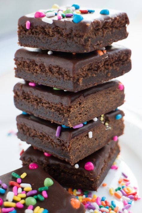 Cake Batter Brownies, Cosmic Brownies Recipe, Copycat Little Debbie, Tartiflette Recipe, Paleo Brownies, Cosmic Brownies, Chocolate Fudge Frosting, Little Debbie, Fudge Frosting