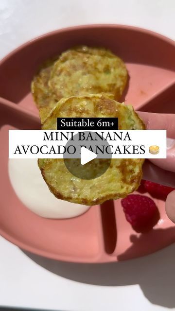 The Weaning GP on Instagram: "🍌 MINI BANANA AVO PANCAKES FOR BABY 🥑 

Because BLW doesn’t have to be complicated
Suitable 6m+ (following safe allergen exposure to egg) 

⭐️ Ingredients
1/2 ripe avocado
1/2 ripe banana
1 x egg
3 tbsp rolled oats (or ready oats)

⭐️ Recipe
1. Mash avocado and banana until smooth
2. Mix in egg and oats then stir 
3. Fry in a pre-heated pan in olive oil on medium to high heat. Flip until cooked on both sides.
4. Leave to cool for a few mins and enjoy! 

*Works without the avocado if you use 1 whole banana*

💫 Serve with any fruit of choice

Follow @theweaninggp for more recipe ideas & educational content" Banana Avocado Pancakes Baby, Banana Pancakes For Baby, Eggless Banana Pancakes, Avocado Pancakes, Baby Solid Food, Family Meal Prep, Baby Pancakes, Avocado Baby, Mini Bananas