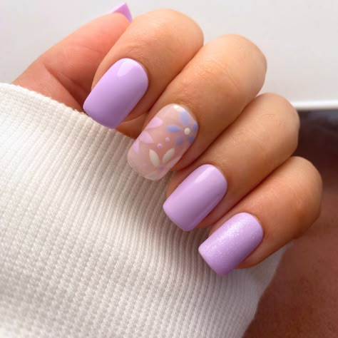 press on nails court avec paillettes et fleurs Ongles Violet Pastel, Nail Art Pastel, Instant Nails, Summer Rose, Clash Royale, Nails Inspo, Purple Nails, Beautiful Nails, Nails Inspiration