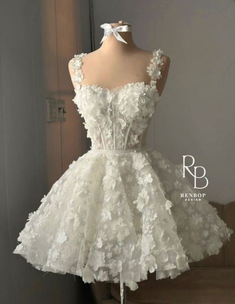 Classy Short Dresses, Classy Gowns, Fairy Tale Wedding Dress, Pretty Wedding Dresses, Womens Prom Dresses, Princess Ball Gowns, Dream Wedding Ideas Dresses, Prom Dress Inspiration, Design Clothes