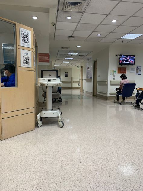 St Lukes Hospital Philippines, Hospital Room Pictures, Preppy Hospital, Hospital Check Up, Emergency Medicine Wallpaper, Hospital Proof, Hospital Prove, Singapore Hospital, Divorce Aesthetic