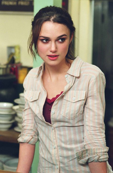 "The Jacket" movie still, 2005.  Keira Knightley as Jackie. Keira Knightley Nude, Curse Of The Black Pearl, Kiera Knightly, Elizabeth Swann, The Black Pearl, Keira Knightly, Female Character Inspiration, The Curse, Older Brother