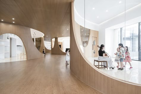 Kindergarten Design, Curved Walls, Office Interior Design, Kid Spaces, Narnia, Space Design, Art Education, 인테리어 디자인, School Design