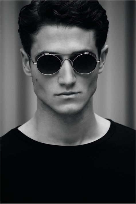 Minimalist Mens Fashion Pinned by Ricky Richards www.rickyrichards.com Linda Farrow Sunglasses, Veronique Branquinho, Minimalist Fashion Men, Ray Ban Sunglasses Sale, Ray Ban Sunglasses Outlet, Ray Ban Outlet, Aviator Glasses, Latest Mens Fashion, Sunglasses Men