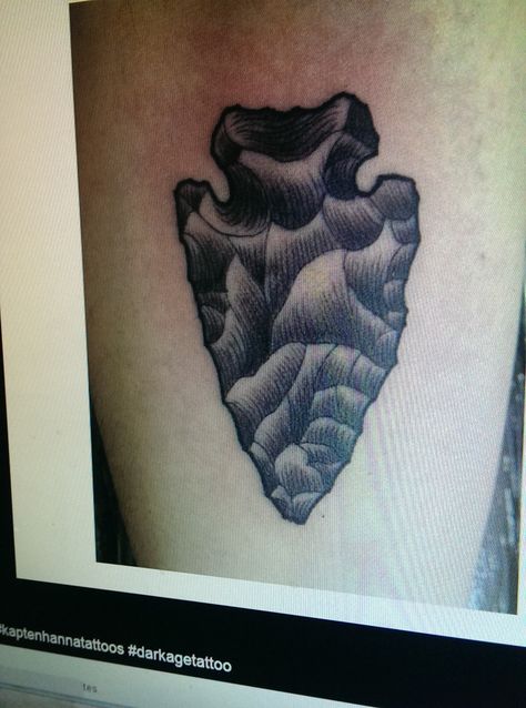 cool arrowhead i found online Obsidian Tattoo, Arrowhead Tattoo, Tattoo Armband, Arrow Tattoos For Women, Tattoos Placement, Mother And Son Tattoo, Cactus Tattoos, Scrimshaw Art, Arrowheads Design